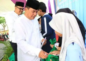 Peringati Isra dan Mi'raj, 50 Anak Yatim di Kelurahan Medang Disantuni
