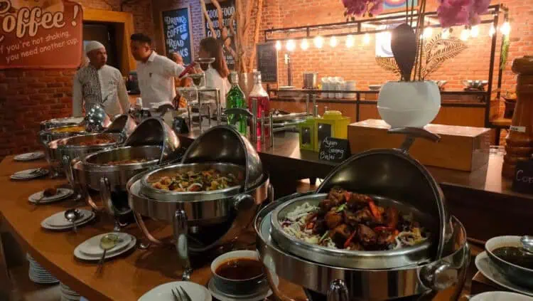 Celebrities on Ifthar, Fame Hotel Gading Serpong Tawarkan All-YOU-CAN-EAT Buffet
