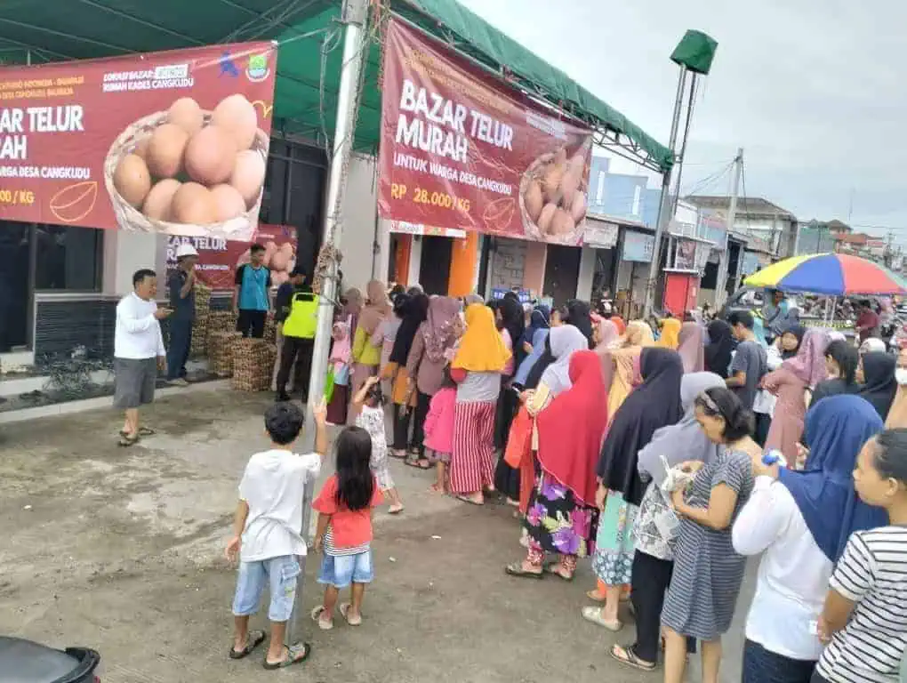 Siapkan 1 Ton Telur Murah, PT Charoen Pokphand Balaraja Gelar Bazar di Desa Cangkudu Siapkan 1 Ton Telur Murah, PT Charoen Pokphand Balaraja Gelar Bazar di Desa Cangkudu
