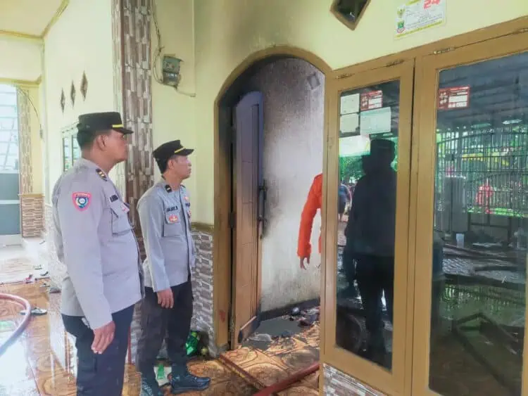Rumah Pegawai Honorer Terbakar di Kecamatan Sukamulya