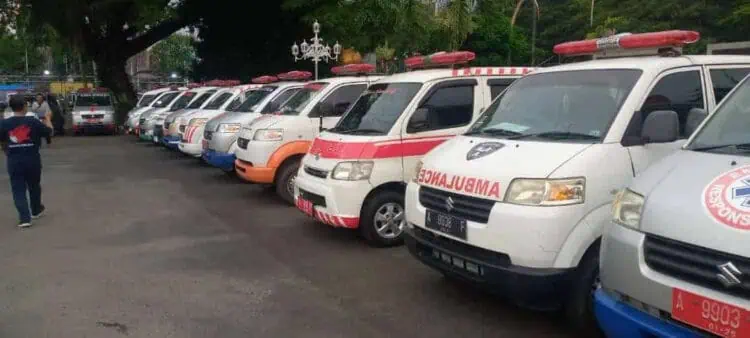 Puluhan Ambulans Diparkir di Halaman Pendopo Bupati Serang, Ada Apa ?