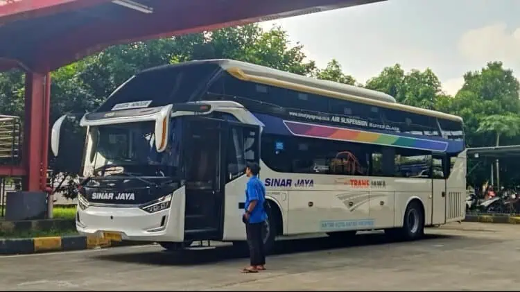 Tarif Bus di Tangsel Mulai Naik, Calon Penumpang Diminta Pesan Tiket Jauh Hari