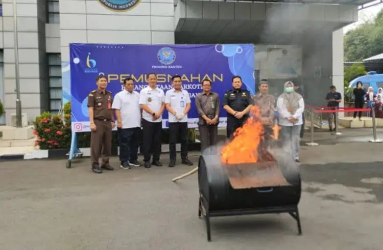 BNNP Banten Musnahkan 461,211 Gram Ganja