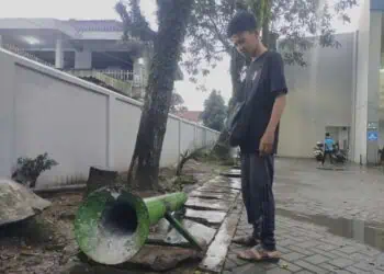 Menunggu Ledakan Meriam Penanda Buka Puasa Ramadan di Lebak