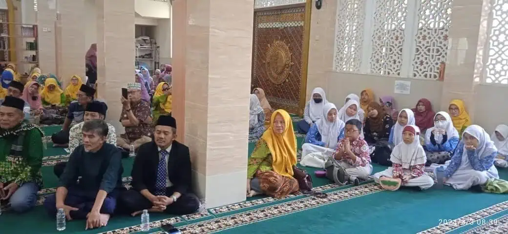 Din Syamsuddin: Pemilu Usai, Jangan Gontok-gontokan Din Syamsuddin: Pemilu Usai, Jangan Gontok-gontokan