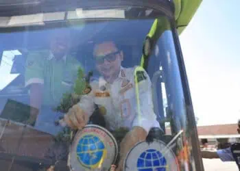Dishub Kota Tangerang Tempel Stiker Khusus, Simbol Bus Layak Angkut Pemudik