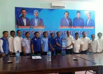 Ambil Formulir di Demokrat, Hasbi Jayabaya Ingin Daftar di Semua Parpol di Lebak