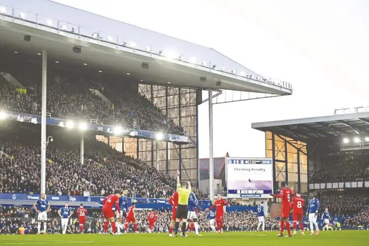 Everton 2 vs Liverpool 0, The Reds Tak Pantas Bahas Titel