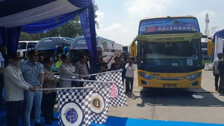 Ribuan Pemudik Gratis di Terminal Poris Dilepas Pj Wali Kota Tangerang 