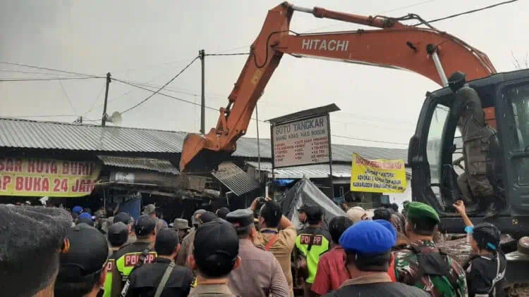 Pembongkaran Pasar Kutabumi Sempat Mendapat Perlawanan Pedagang