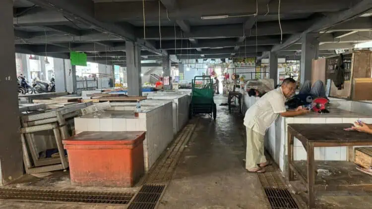 Sepekan Usai Lebaran, Aktivitas Pedagang di Pasar Ciputat Masih Sepi