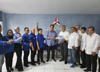Mantan Sekda Ambil Formulir Pendaftaran Balon Bupati di DPC Demokrat Kabupaten Tangerang