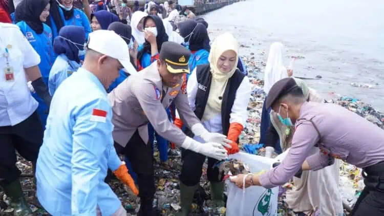Sampah Kembali Menggunung di Labuan, Irna: Perlu Penanganan Secara Holistik
