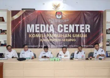 Komisioner KPU Kabupaten Serang, gelar Konferensi Pers. (SIDIK/SATELITNEWS.COM)