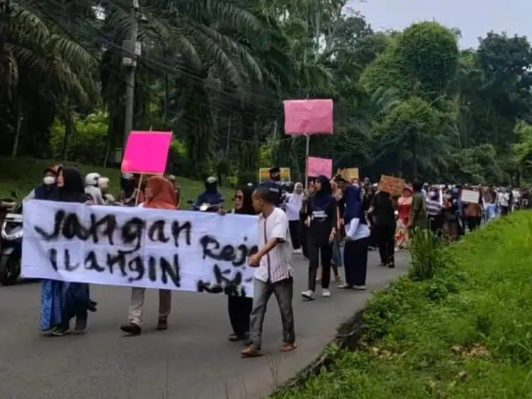 Ratusan Warga Muncul Geruduk Kantor BRIN Dampak Rencana Penutupan Jalan