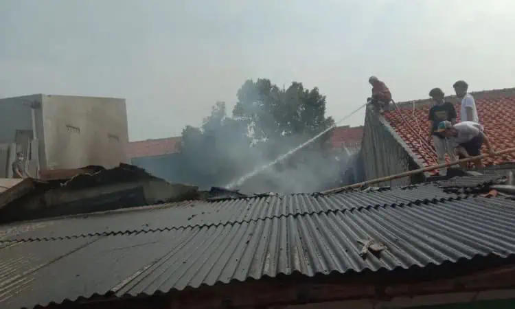 6 Unit Kontrakan dan 1 Toko Terbakar di Larangan, Kerugian Hingga Rp 1 Miliar