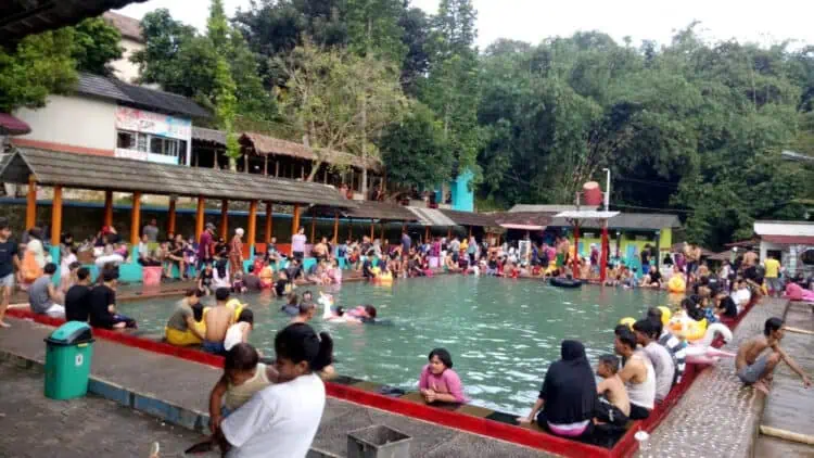 Wisata Pemandian Air Panas Cisolong Pandeglang Dipadati Pengunjung Hingga H+5 Idulfitri