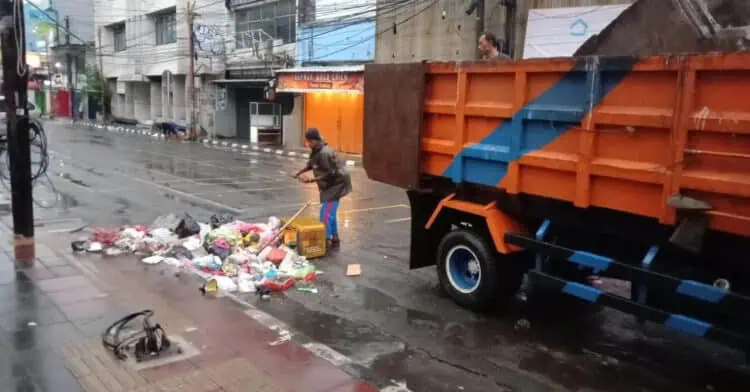 Pelayanan Sampah di Kota Tangerang Tetap Beroperasi Selama Libur Lebaran