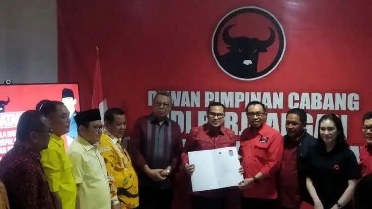 Diantar Fungsionaris Golkar, Benyamin-Pilar Kembalikan Formulir ke PDIP Tangsel