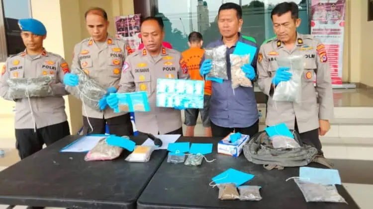Pengungkapan Secara Maraton, Tiga Pelaku Pengedar Narkoba Digelandang ke Mapolres Pandeglang