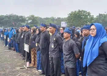 Pemprov Banten, saat ini menggunakan pakaian Adat Baduy sebagai pakaian resmi, yang kerap digunakan pada momen-momen tertentu. Pemprov sampai saat ini, dinilai belum memiliki Perda pakaian adat. (DOKUMEN/SATELITNEWS.COM)