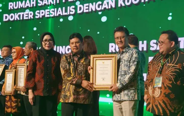 Raih Penghargaan Kemenkes, Bupati Tatu : Bukti SDM RSDP Cukup Baik