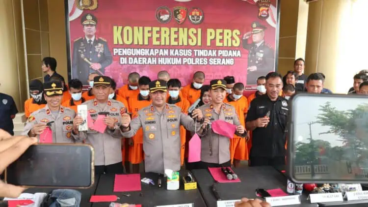 Polres Serang, menggelar konferensi pers terkait penangkapan pelaku kejahatan, saat operasi sikat maung 2024. (ISTIMEWA)