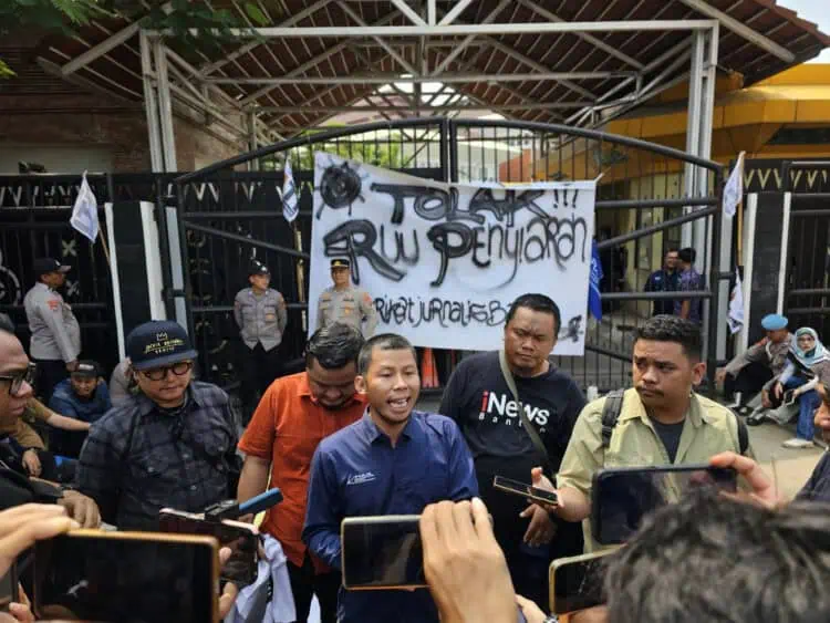 Berunjukrasa, Jurnalis Banten Tolak Revisi UU Penyiaran
