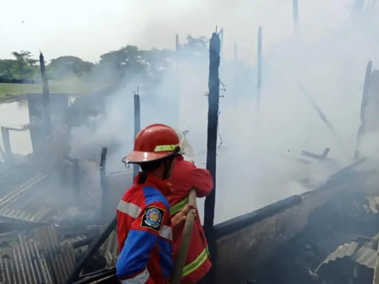5 rumah dan 1 Bengkel di Kragilan Kabupaten Serang Ludes Terbakar