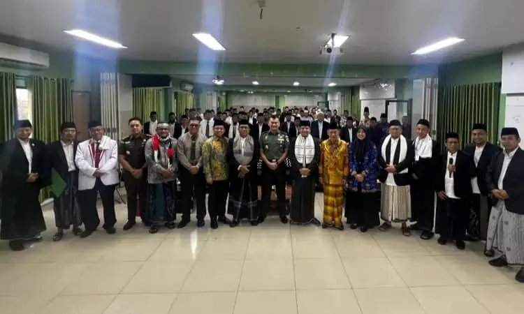 Punya Perhatian Tinggi ke Ponpes, Arief Wismansyah Diminta Jadi Pengurus FSPP Banten