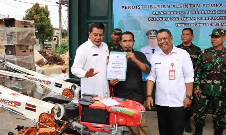 Kelompok Tani di Kabupaten Tangerang Dapat Bantuan Mesin Traktor dan Mesin Pompa Air