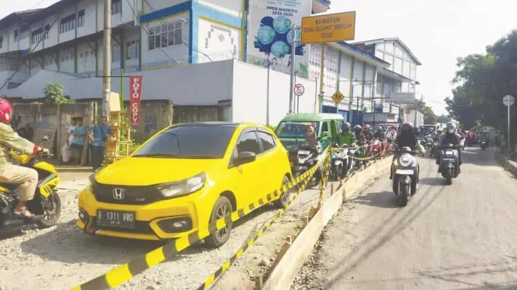 Macet Imbas Peninggian Jalan Maruga Raya, Dishub Berlakukan Buka Tutup
