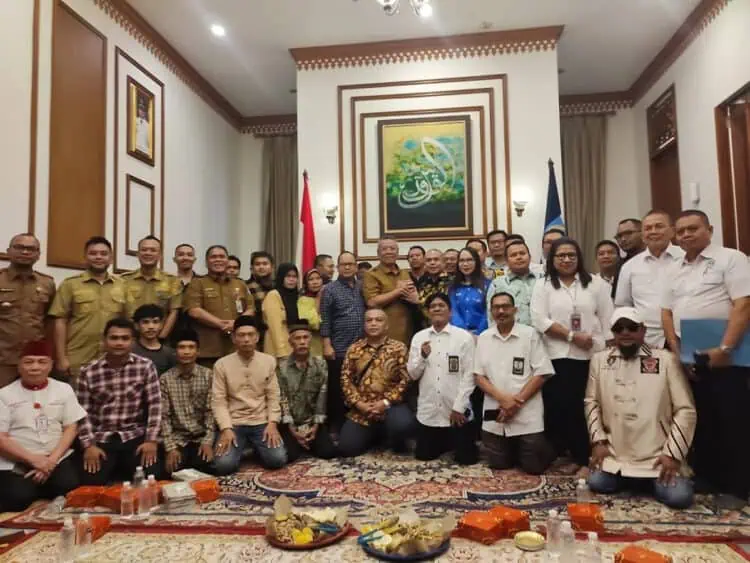 Usai Viral Kasus Pengeroyokan, Wali Kota Tangsel Pertemukan Mahasiswa Katolik dan Warga