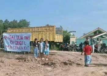 Dianggap Merugikan, Warga Citeras Lebak Segel Galian Pasir