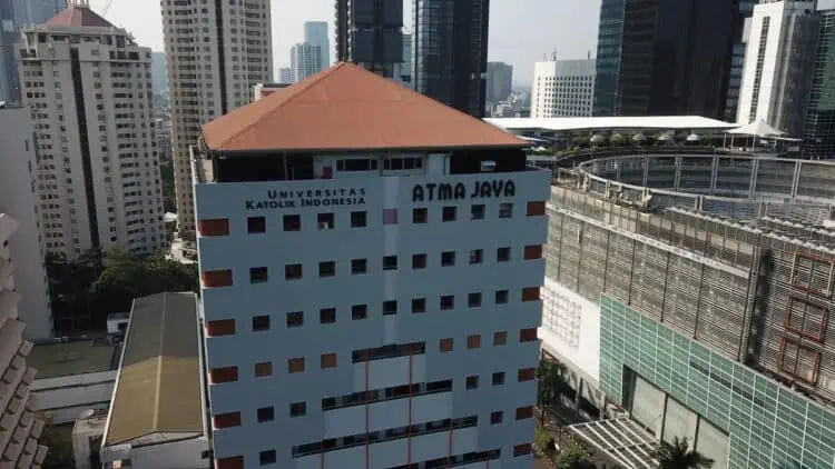 FH Unika Atma Jaya Jakarta Fasilitasi Platform Daring Pendidikan Internasional