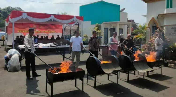 Sabu, Ganja dan Barbuk Kejahatan Lainnya Dimusnahkan di Kejari Pandeglang