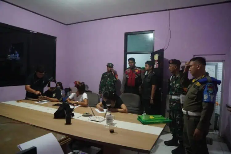 Gerebek Kontrakan di Desa Sentul Balaraja, Lima PSK Diamankan, Satpol PP Temukan Chat Transaksi Open BO