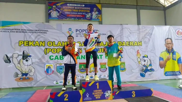 Lifter William Alfaro Zebua Sumbang Dua Emas Untuk Kota Tangerang