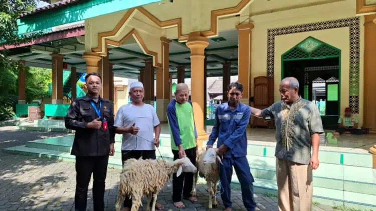 Citiplaza Kutabumi Bagikan Hewan Kurban untuk Masyarakat Sekitar