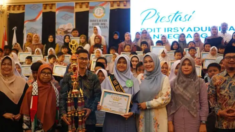 SDIT Irsyadul ‘Ibad Pandeglang Gelar Haflatul Qur'an Angkatan XIV