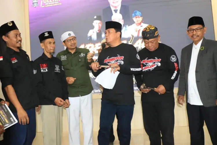 Sekda Maesal Rasyid Lepas 100 Juru Sembelih Halal
