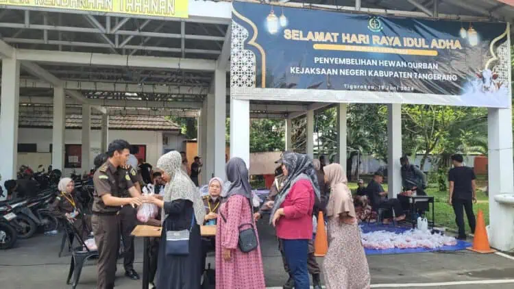 Siapkan 500 Kupon, Kejari Kabupaten Tangerang Bagikan Daging Kurban