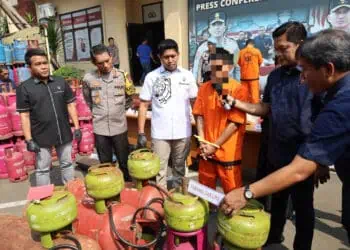 Beromset Miliaran, Polda Banten Ringkus Dua Pengoplos Gas LPG 3 Kg