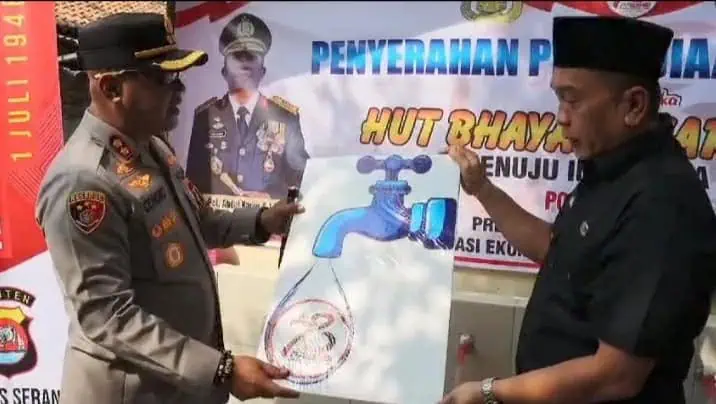 Kapolres Datang, Warga Desa Lebak Kepuh Kabupaten Serang Sumringah