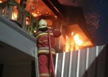 Rumah Lantai Dua Terbakar di Kompleks Kejagung RI Ciputat