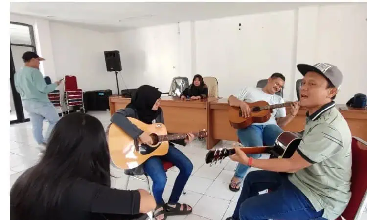 DPAD Kota Tangerang Isi Liburan Sekolah dengan Kelas Gitar Klasik