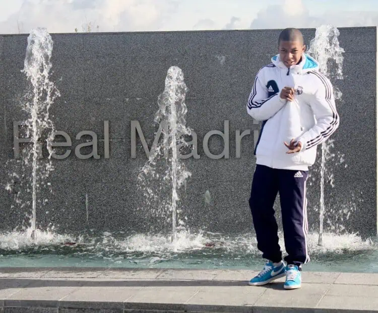 Kylian Mbappe Resmi Gabung Real Madrid