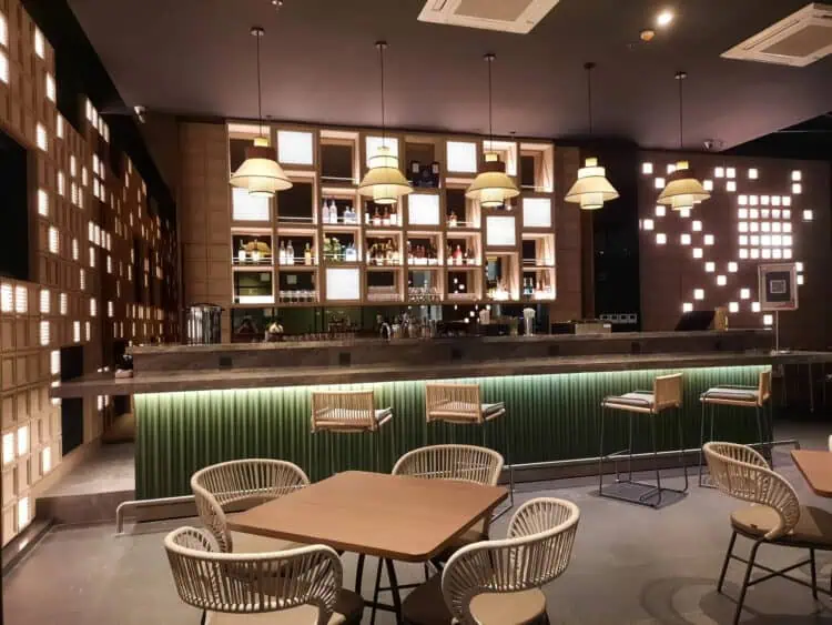 Pesona Salute Bar & Lounge, Rooftop Bar Lantai 12 VIVERE Hotel, ARTOTEL Curated Gading Serpong