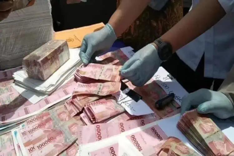 Empat Orang Tersangka Kasus Uang Palsu Rp22 Miliar