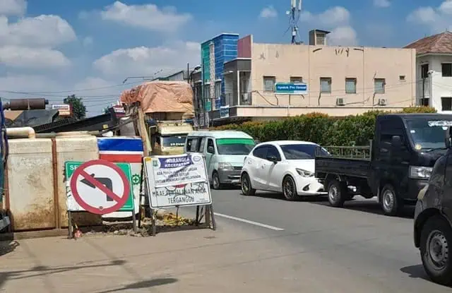 Tak Kunjung Rampung, Pengerjaan Pipa Perumda Tirta Benteng di Karawaci Dikeluhkan Bikin Macet